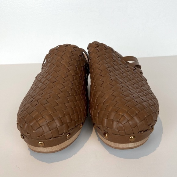 J. Jill Cameron Women's Clogs Size 6.5 Color Tan Studded Woven Leather - Picture 2 of 12